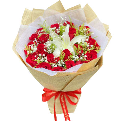 赤峰19朵红玫瑰1支百合，永恒之美